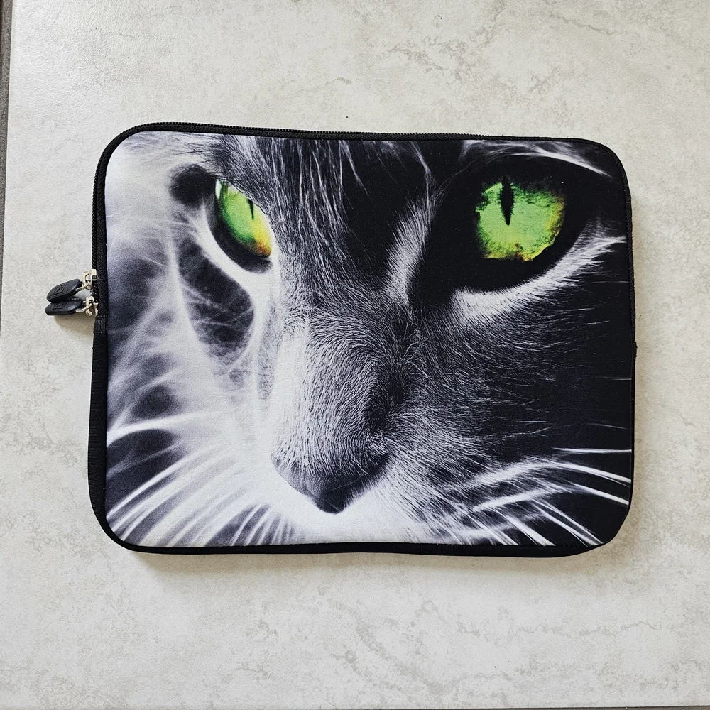 Cat Face 8.9~10.1 inch Black/White Neoprene Tablet Notebook Zipper Sleeve Case
